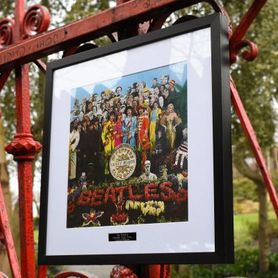 GENUINE THE BEATLES SGT PEPPER ALBUM COVER