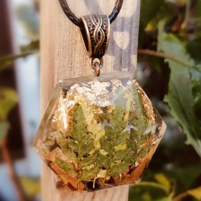 SF HANDMADE NECKLACE WITH FOLIAGE 